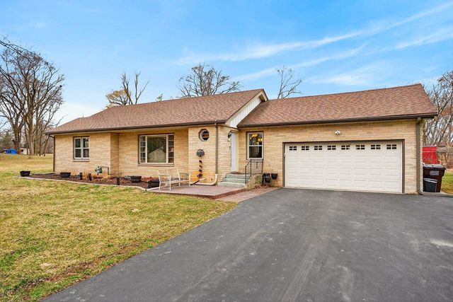 2315 S Lombardy LANE, New Berlin, WI 53151