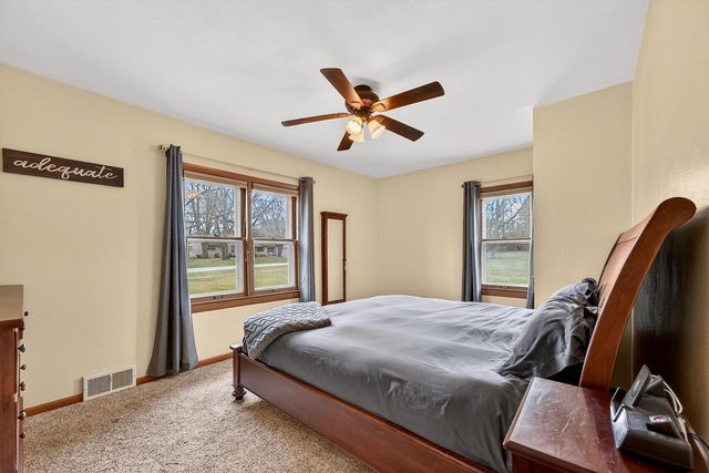 2315 S Lombardy LANE, New Berlin, WI 53151