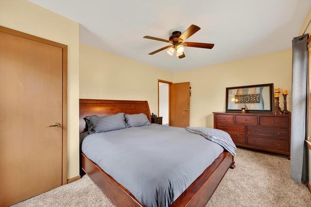 2315 S Lombardy LANE, New Berlin, WI 53151