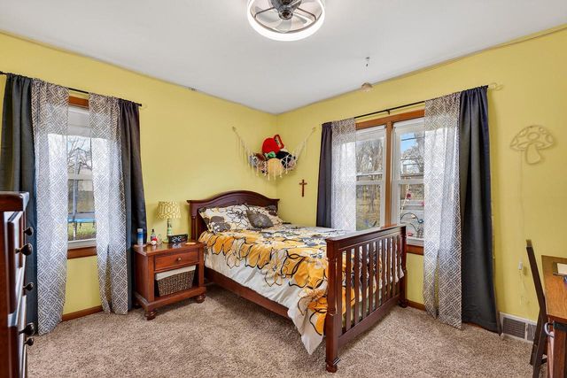 2315 S Lombardy LANE, New Berlin, WI 53151