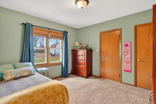 2315 S Lombardy LANE, New Berlin, WI 53151