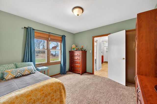 2315 S Lombardy LANE, New Berlin, WI 53151