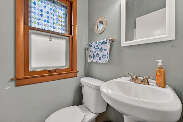 2315 S Lombardy LANE, New Berlin, WI 53151