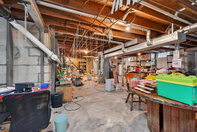 2315 S Lombardy LANE, New Berlin, WI 53151