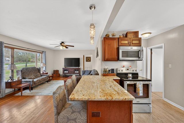 2315 S Lombardy LANE, New Berlin, WI 53151