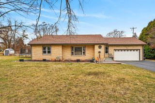 2315 S Lombardy LANE, New Berlin, WI 53151
