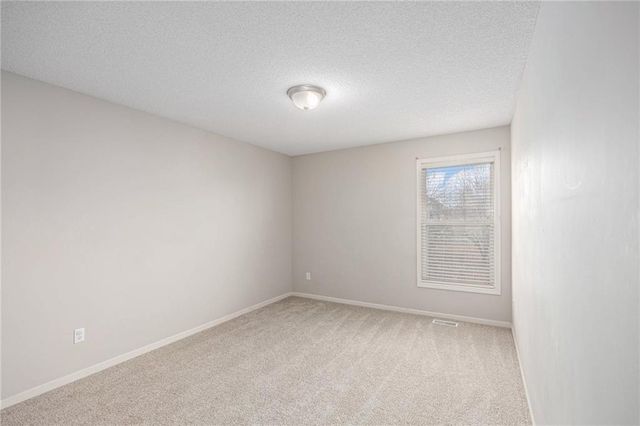 4004 SW Evergreen Lane, Lee's Summit, MO 64082