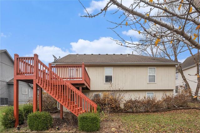 4004 SW Evergreen Lane, Lee's Summit, MO 64082