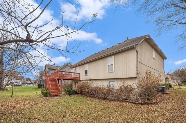 4004 SW Evergreen Lane, Lee's Summit, MO 64082