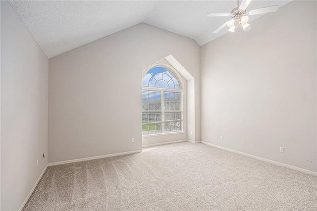 4004 SW Evergreen Lane, Lee's Summit, MO 64082