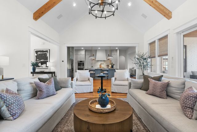 2194 Burgin Drive, Thompsons Station, TN 37179