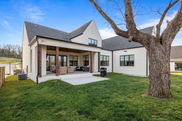 2194 Burgin Drive, Thompsons Station, TN 37179