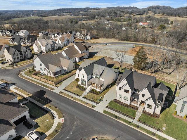 2194 Burgin Drive, Thompsons Station, TN 37179