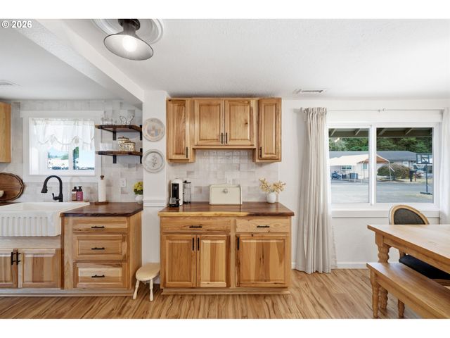 202 Se 3rd Ave, Battle Ground, WA 98604