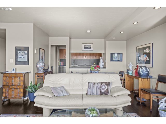 2211 Sw 1ST Ave 1104, Portland, OR 97201