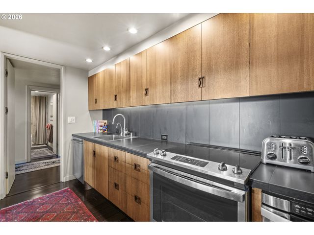 2211 Sw 1ST Ave 1104, Portland, OR 97201