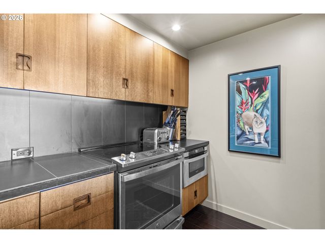 2211 Sw 1ST Ave 1104, Portland, OR 97201