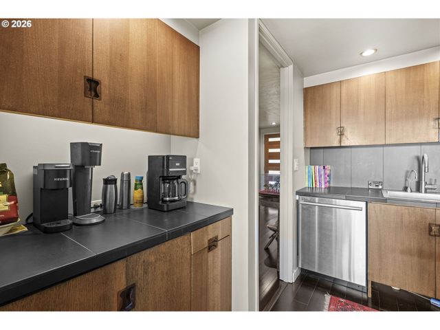 2211 Sw 1ST Ave 1104, Portland, OR 97201