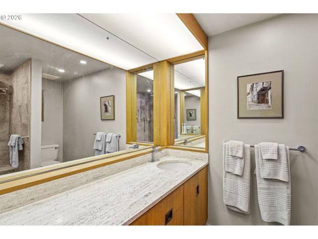 2211 Sw 1ST Ave 1104, Portland, OR 97201