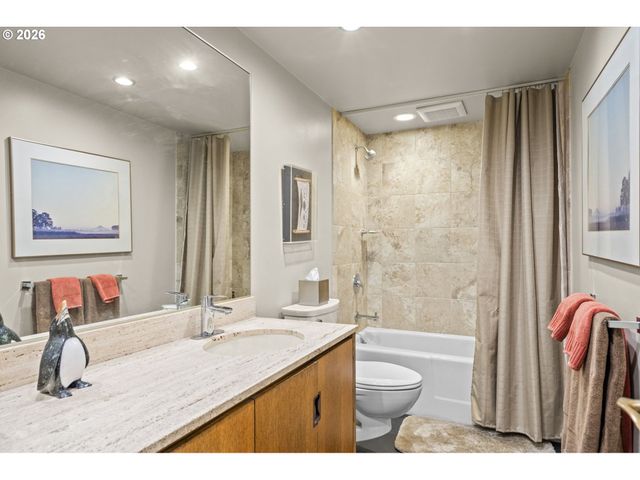 2211 Sw 1ST Ave 1104, Portland, OR 97201