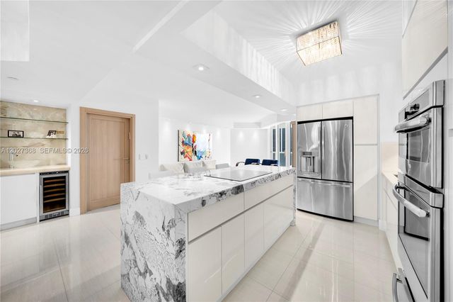 4779 Collins Ave 908, Miami Beach, FL 33140