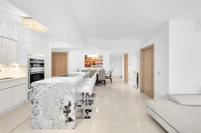 4779 Collins Ave 908, Miami Beach, FL 33140