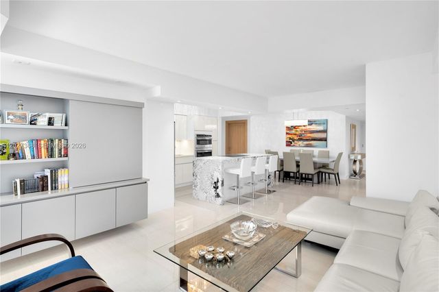 4779 Collins Ave 908, Miami Beach, FL 33140