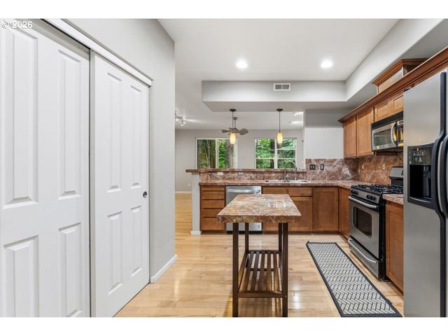 2137 Ne SHEFFIELD Ave, Hillsboro, OR 97006