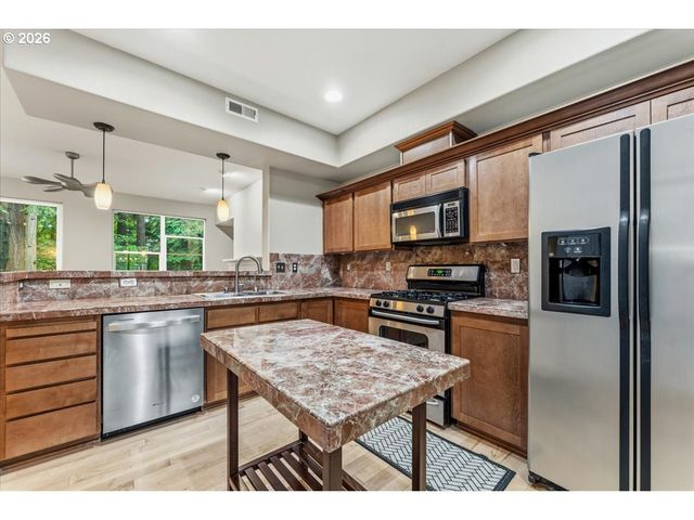 2137 Ne SHEFFIELD Ave, Hillsboro, OR 97006