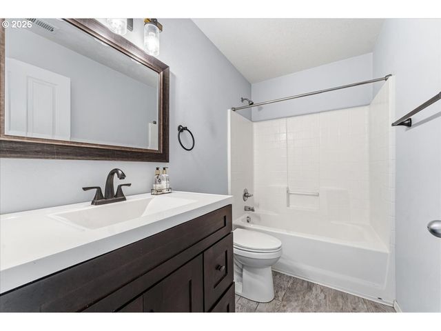2137 Ne SHEFFIELD Ave, Hillsboro, OR 97006