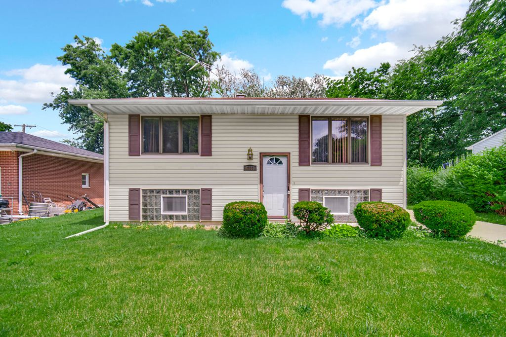 6131 Pennsylvania Street, Merrillville, IN 46410