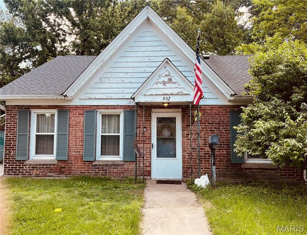 807 College Avenue, Alton, IL 62002