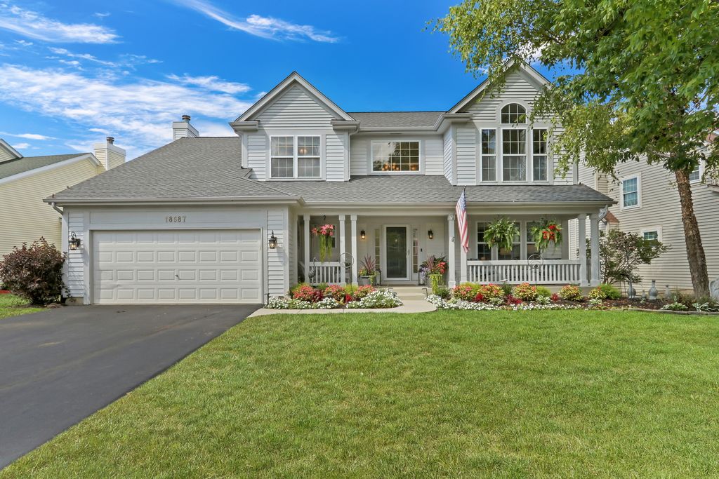 18587 W Meander Drive, Grayslake, IL 60030