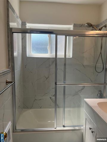 300 E Homestead Avenue B 8, Palisades Park, NJ 07650