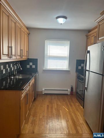 300 E Homestead Avenue B 8, Palisades Park, NJ 07650
