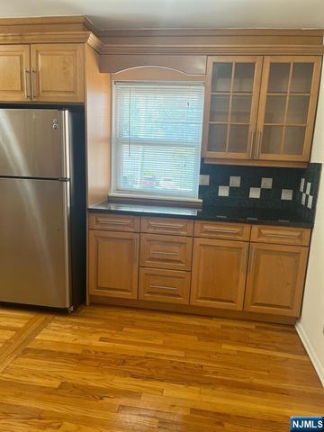 300 E Homestead Avenue B 8, Palisades Park, NJ 07650