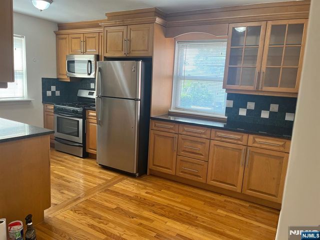 300 E Homestead Avenue B 8, Palisades Park, NJ 07650