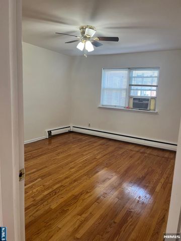 300 E Homestead Avenue B 8, Palisades Park, NJ 07650