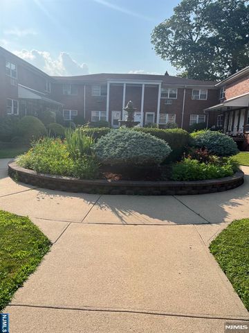 300 E Homestead Avenue B 8, Palisades Park, NJ 07650