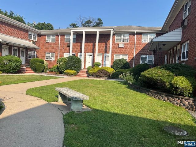 300 E Homestead Avenue B 8, Palisades Park, NJ 07650