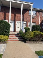 300 E Homestead Avenue B 8, Palisades Park, NJ 07650