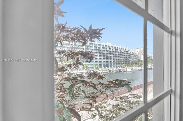 2965 NE 185th Street 1513, Aventura, FL 33180