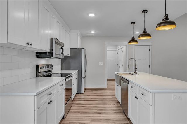 1116 Bluestem Circle, Baldwin City, KS 66006