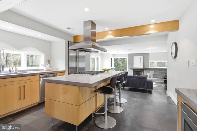 10519 ZION DR, Fairfax, VA 22032