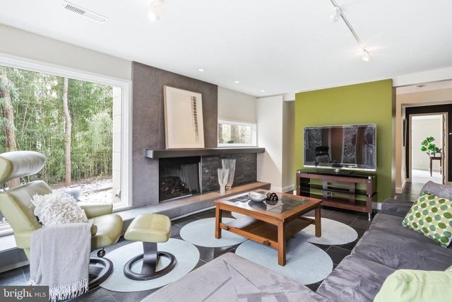 10519 ZION DR, Fairfax, VA 22032