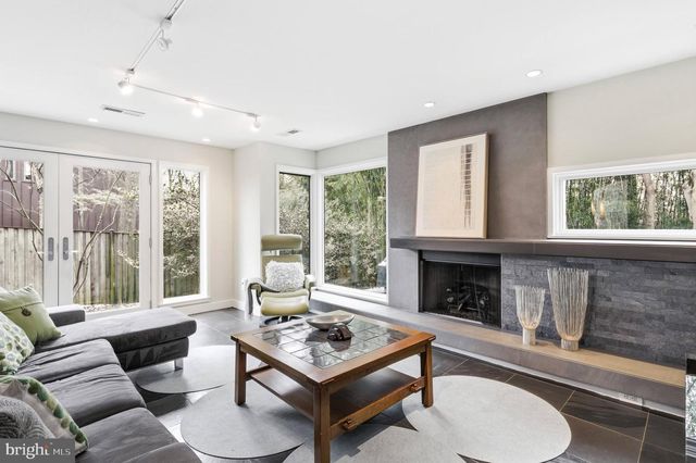 10519 ZION DR, Fairfax, VA 22032