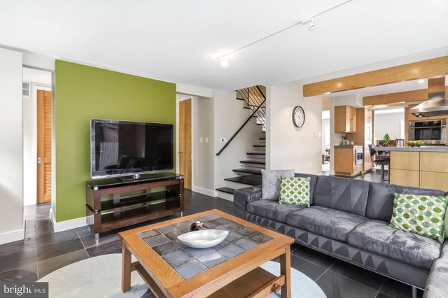 10519 ZION DR, Fairfax, VA 22032