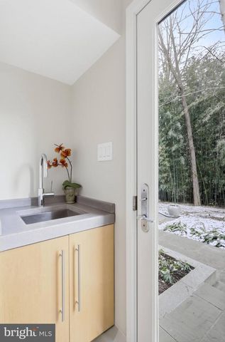 10519 ZION DR, Fairfax, VA 22032