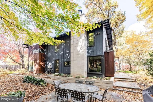 10519 ZION DR, Fairfax, VA 22032