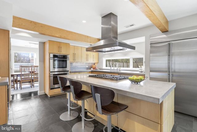 10519 ZION DR, Fairfax, VA 22032